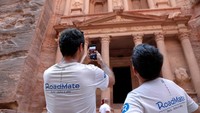 Gabriel Martin dan Mehdi Balamissa baru sampai di wilayah Petra, Yordania.
