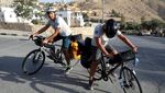 Gokil! Dua Pria Ini Gowes dari Prancis ke Qatar Demi Nonton Piala Dunia