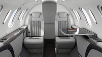 Dari segi kenyamanan, HondaJet Elite II memiliki kabin dengan desain interior baru yaitu Onyx untuk warna abu-abu dengan aksen kayu, dan Steel, yakni warna abu-abu terang dengan aksen marmer. Untuk lantai lorongnya menggunakan pola herringbone. Foto: Honda