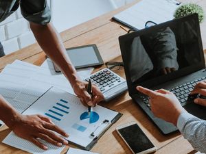 Mahasiswa Mau Punya Bisnis? Ini 4 Tipsnya dari Dosen Tamu FIB Unair