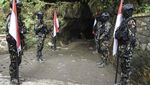 Jelang HUT Ke-77, Brimob Ambil Air Suci di Goa Pamijahan