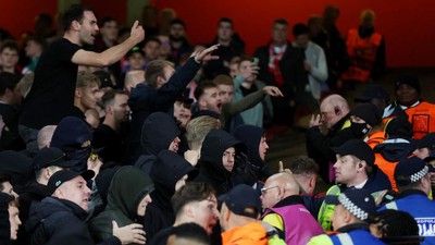 Kemenangan Arsenal di Grup A Liga Europa Diwarnai Kerusuhan Suporter