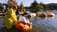 Kegiatan yang digelar sejak tahun 2004 tersebut menjadi daya tarik sebagai hiburan masyarakat sekitar.