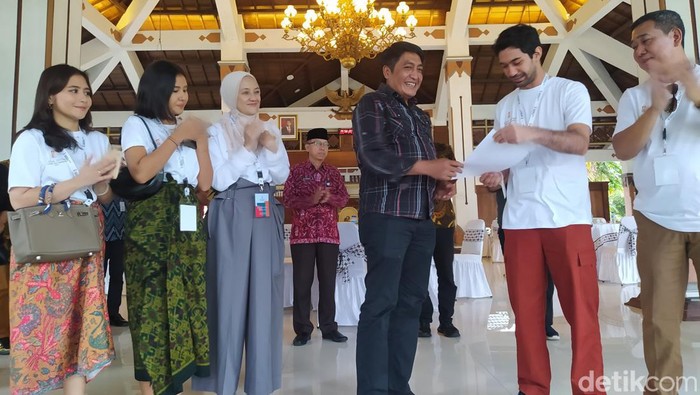 Komite FFI 2022 bertemu Bupati Magelang Zaenal Arifin di Rumah Dinas Bupati Magelang, Jumat (21/10/2022. Foto: Eko Susanto/detikJateng