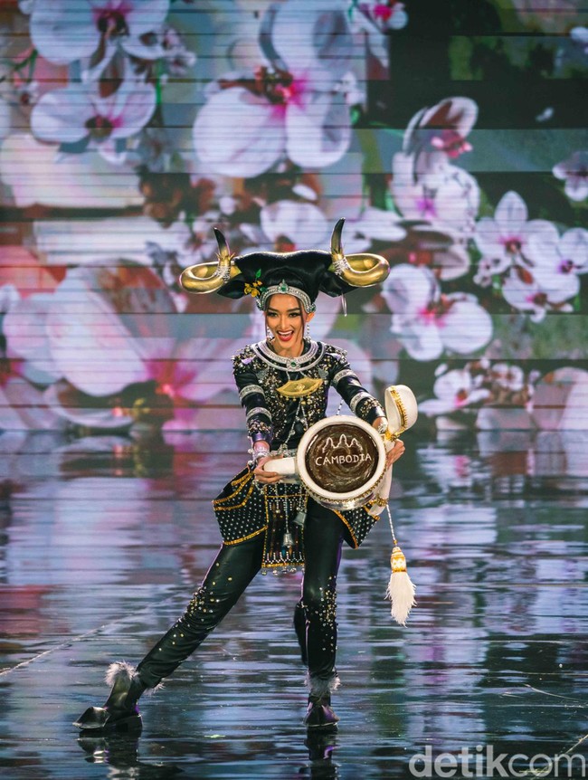 Miss Grand Cambodia 2022, Pich Votey Saravody  Foto: Kenny Gida/Detikcom