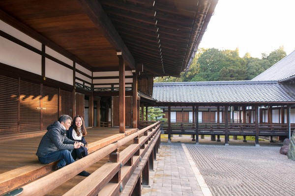 Traveler di dalam Kuil Tofukuji (Foto: iStock)