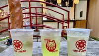 Kami memesan 3 menu minuman segar. Ada Matcha Latte, Hokkaido Punch, dan Virgin Mojito. Dari ketiganya, Virgin Mojito yang kami rekomendasikan untuk dipesan. Rasanya cukup ringan dengan sensasi asam menyegarkan. Foto: detikFood