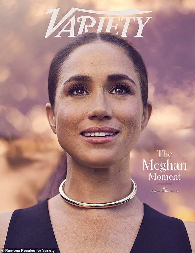 Sementara, inilah potretnya untuk sampul majalah Variety. Dalam wawancara dengan majalah tersebut, Meghan membahas tentang kehidupan cinta, rumah tangga, hingga seputar anak-anaknya Archie dan Lilibet. Foto: dok. Variety
