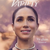 Sementara, inilah potretnya untuk sampul majalah Variety. Dalam wawancara dengan majalah tersebut, Meghan membahas tentang kehidupan cinta, rumah tangga, hingga seputar anak-anaknya Archie dan Lilibet. Foto: dok. Variety