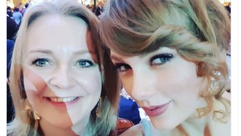 Setelah resign dari PM Inggris, Liz Truss bisa lebih punya banyak waktu melakukan apapun termasuk dengan Taylor Swift. Foto: Twitter