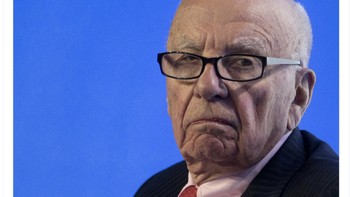 Liz Truss boleh saja pergi namun akun ini menilai raja media Rupert Murdoch yang sebenarnya mengatur segalanya. Foto: Twitter