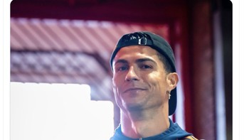 Cristiano Ronaldo meraih lebih banyak trofi dibandingkan Erik Ten Hag menang untuk MU. Foto: Twitter