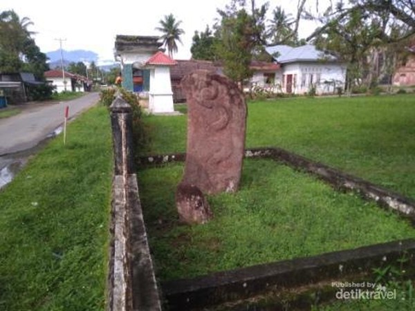 Salah satu Menhir dengan motif yang indah.