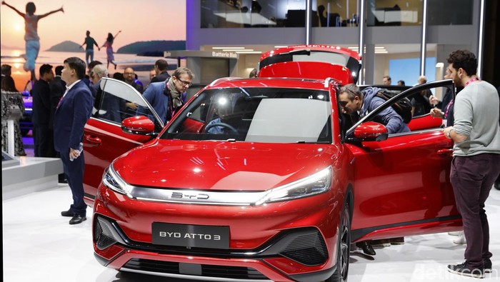 PARIS, FRANCE - OCTOBER 17: A Byd Atto 3 electric automobile by Chinese manufacturer BYD is on display during the 
