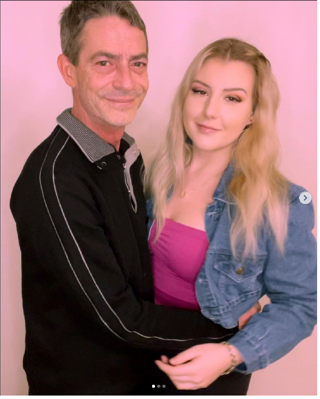 Unggahan video kebersamaan Nicole dan Michael itu ramai dikomentari netizen. Tak sedikit yang menyebut Michael seperti kakek atau ayah Nicole. Foto: Dok. Instagram nicoledownns