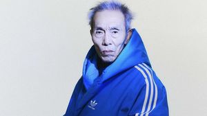 Foto: Kakek Crazy Rich di Squid Game Jadi Model Koleksi Adidas x Balenciaga