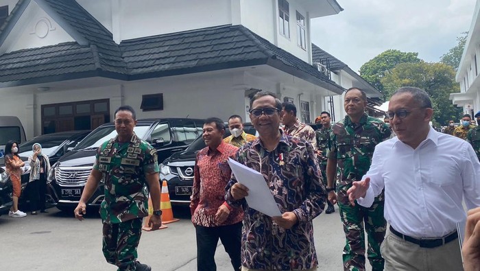 Panglima TNI Jenderal Andika Perkasa merapat ke Kantor Mahfud Md (Karin-detikcom)