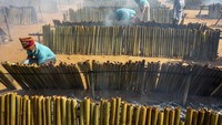 Pembakaran Inuyu massal sebanyak 7.000 ruas bambu itu menghabiskan 3,5 ton beras ketan dan 2.100 butir kelapa.