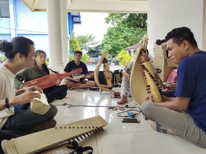 5 Alat Musik Petik Indonesia Meriahkan Festival Batara Endah Sora Lebak