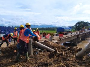 Terkini! Pascabanjir Bandang, 2 Jalur Jembatan Bilukpoh Mulai Diujicoba