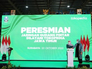 Gubernur Khofifah Resmikan Gudang Dilayani Tokopedia di Osowilangun