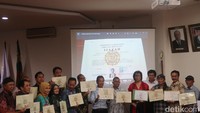 Keluarga Alumni Universitas Gadjah Mada Fakultas Kehutanan (KAGAMAHUT) angkatan 1980 turut meluruskan polemik ijazah Presiden Joko Widodo (Jokowi). Kagamahut 1980 memastikan Jokowi adalah alumni Fakultas Kehutanan UGM. Foto: Pradito Rida Pertana/detikJateng.