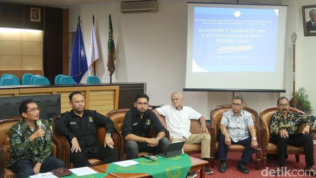Potret teman seangkatan Jokowi di Fakultas Kehutanan jumpa pers, Jumat (21/10/2022)