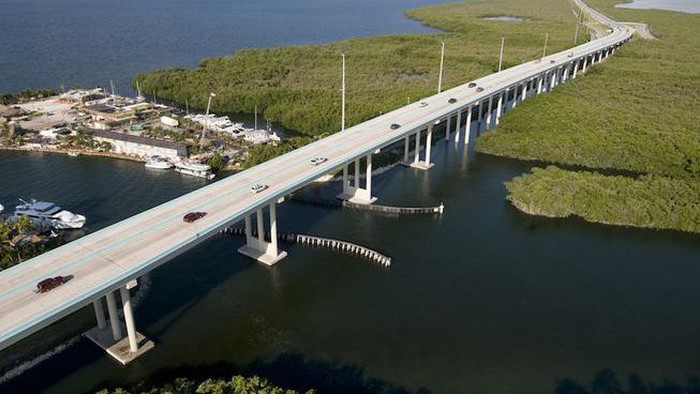 Potret Tol Atas Laut Tertua di AS, Dibangun Sejak 1928 Terletak di pesisir FLorida, tol ini disebut dengan Florida Keys.