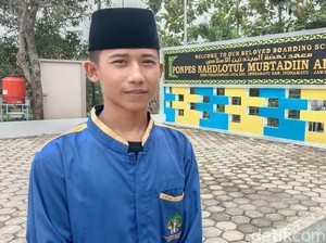 Kisah Santri Indramayu Mendulang Prestasi Lewat Pencak Silat