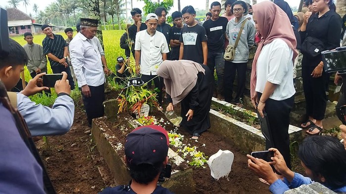 Reyvano Dwi Afriansyah, Korban Kanjuruhan Meninggal ke-134 Dimakamkan