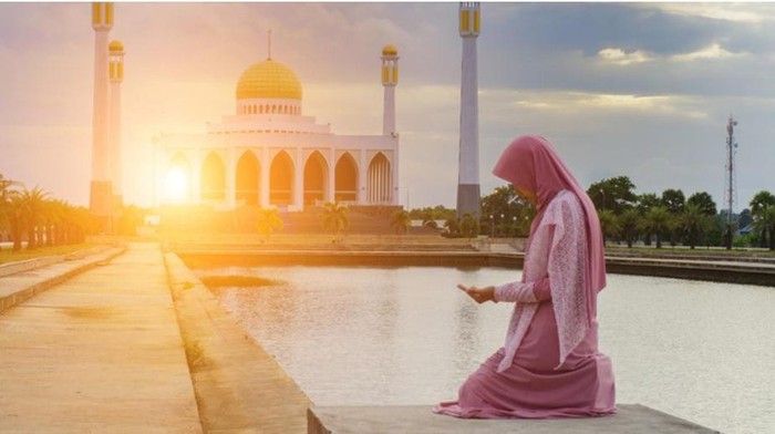 Salah satu keutamaan bacaan sholawat Nuridzati yakni memberikan pintu rezeki yang berkah.