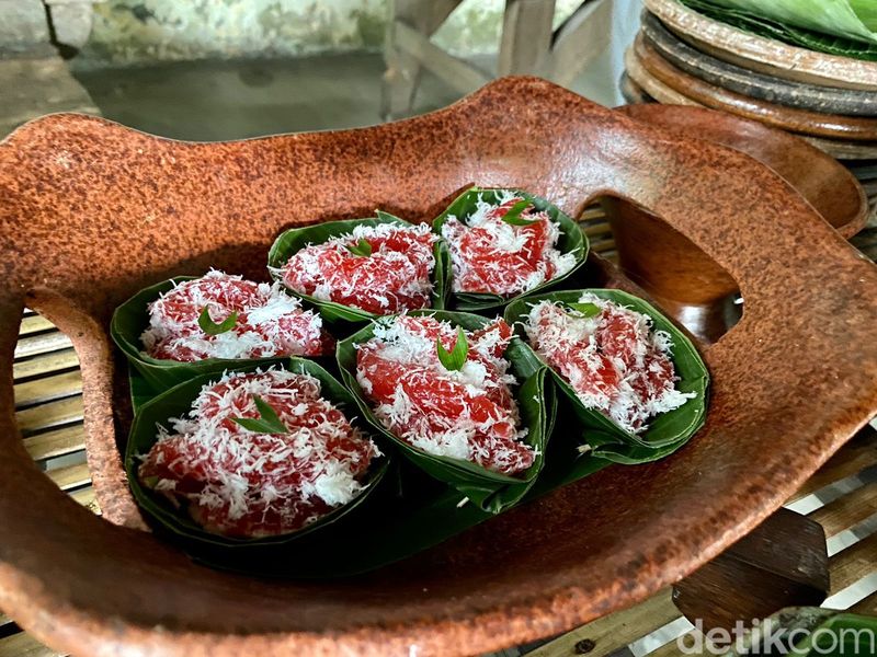Santai Sore di Waroeng Jawa Sambil Ngemil Cenil dan Wedang Ronde