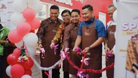 Penggunaan dana hasil IPO untuk menjadi pengendali perusahaan Food and Beverages (F&B) dengan produk unggulan Chicken and Pizza ini mencapai Rp16 miliar.  