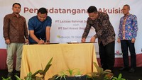 PT Sari Kreasi Boga (SKB Food) Tbk (kode saham: RAFI) menuntaskan akuisisi terhadap 54% kepemilikan saham perusahaan makanan cepat saji asal Sidoarjo, Jawa Timur, PT Lazizaa Rahmat Semesta (LRS).  