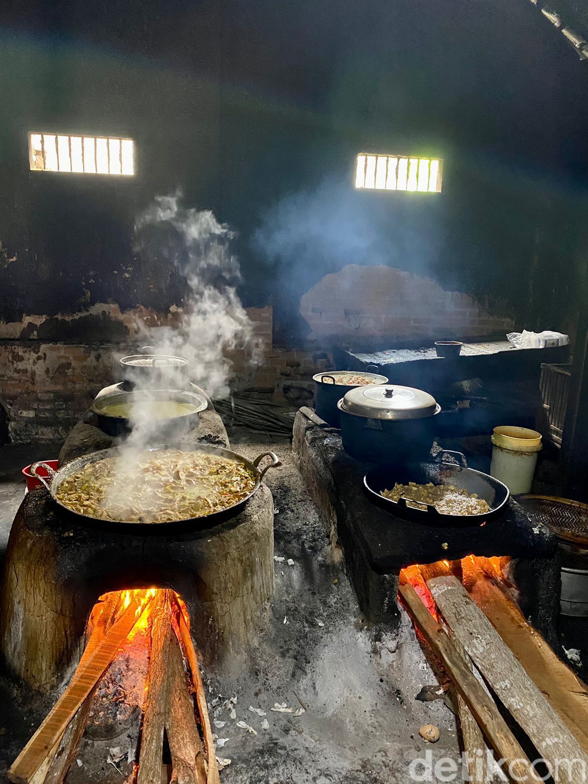62 Tahun Warung Martumi Sajikan Lodeh Tewel dan Ayam Kampung Sedap
