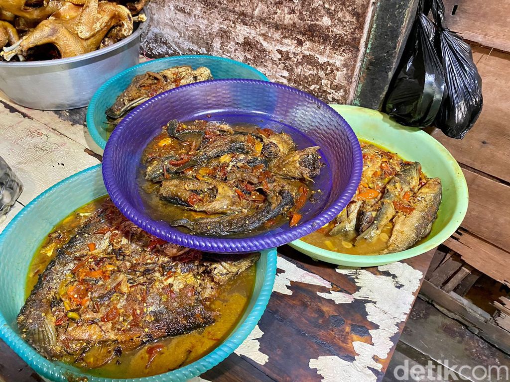 62 Tahun Warung Martumi Sajikan Lodeh Tewel dan Ayam Kampung Sedap