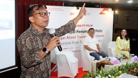 Pengamat Transportasi dari Universitas Trisakti Yayat Supriatna memaparkan pada Talkshow PT Pelni yang bertemakan “Peran Kapal Penumpang Pelni sebagai Akses Transportasi Utama Masyarakat Antar Pulau pada Nataru” yang diadakan di KM Kelud, Terminal Penumpang Nusantara Pelabuhan Tanjung Priok, Jakarta, Jumat (21/10).