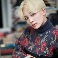 Di awal debutnya, Jeonghan SEVENTEEN telah mencuri perhatian karena punya rambut sebahu. Meskipun sudah potong rambut, Jeonghan masih terlihat cantik. Foto: Instagram
