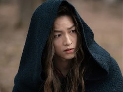 8 Artis Korea Tampan Sekaligus Cantik, Jungkook BTS Hingga Song Joong Ki