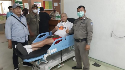 Atlet MMA asal Australia saat diamankan oleh Satpol PP Kabupaten Badung.
