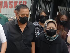 Ayah AKBP Doddy Pensiunan Jenderal Menangis, Yakin Anaknya Tak Bersalah