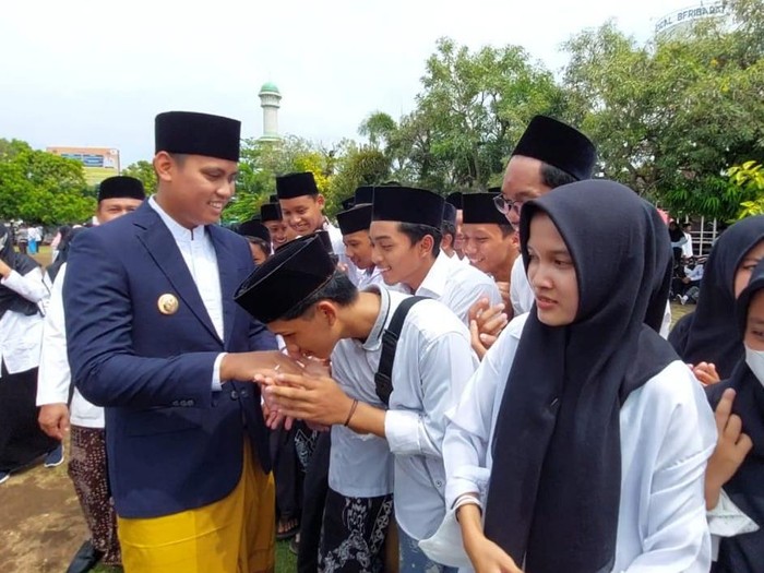 Bupati Kendal Dico