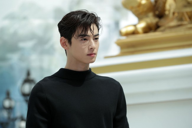 Cha Eun Woo mendapat julukan Face Genius karena memiliki simetri dan fitur wajah yang sempurna. Aktor 25 tahun itu terlihat tampan dari setiap sudut. Foto: dok. Getty Images