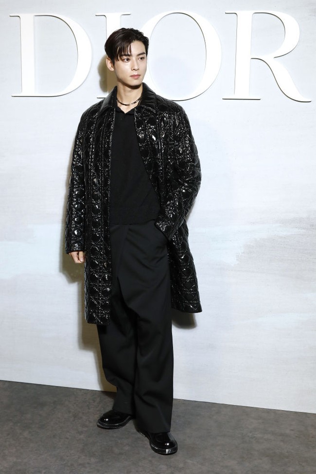 Cha Eun Woo juga terbang ke Prancis untuk menghadiri Paris Fashion Week 2022 sebagai brand ambassador Dior Beauty. Dia menjadi salah satu tamu spesial Dior seperti Jisoo BLACKPINK pada akhir September. Foto: dok. Getty Images