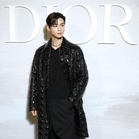 Cha Eun Woo juga terbang ke Prancis untuk menghadiri Paris Fashion Week 2022 sebagai brand ambassador Dior Beauty. Dia menjadi salah satu tamu spesial Dior seperti Jisoo BLACKPINK pada akhir September. Foto: dok. Getty Images