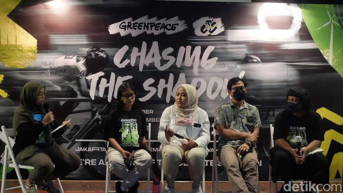 Diskusi Greenpeace soal krisis iklim di Bandung.