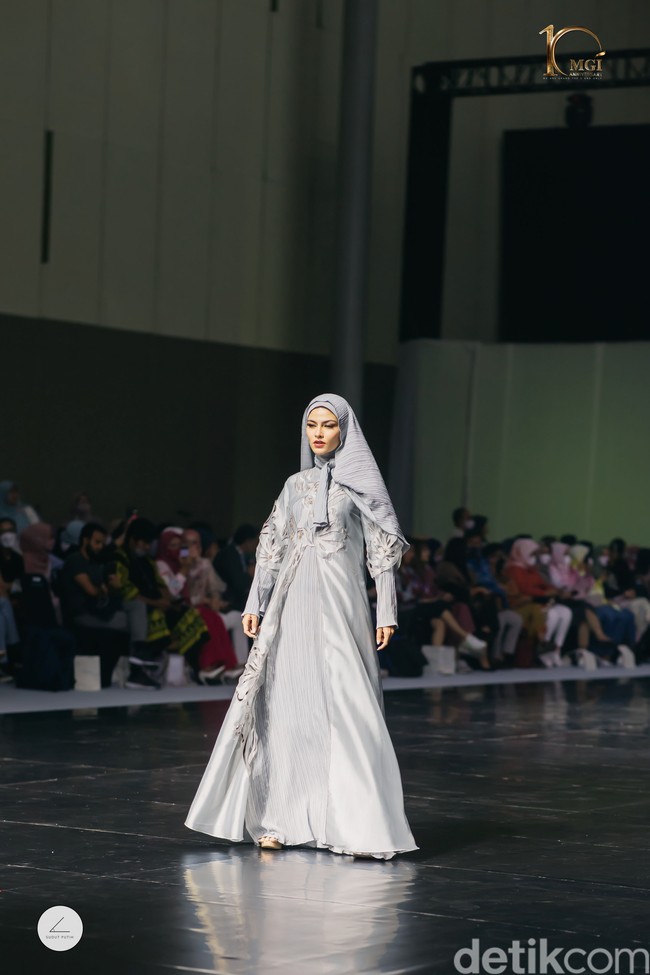 Menurut Dardo Siregar, Head Creative Yayasan Dunia Mega Bintang yang menaungi Miss Grand Indonesia, rata-rata kontestan merasa tertarik usai mengikuti gelaran fashion show.  Foto: Dok. @yayasanduniamegabintang.