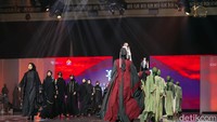 Bagi sebagian finalis Miss Grand International 2022 momen berhijab di Jakarta Muslim Fashion Week 2023 adalah pertama kalinya bagi mereka. (Foto: Dok. @yayasanduniamegabintang)