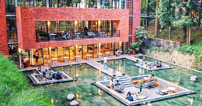 Kece dan Adem, 10 Kafe di Tepi Danau Ini Cocok untuk Bersantai
