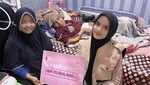Keseruan Wirda Mansur Saat Belanja Buah dan Jajan Es Kopi